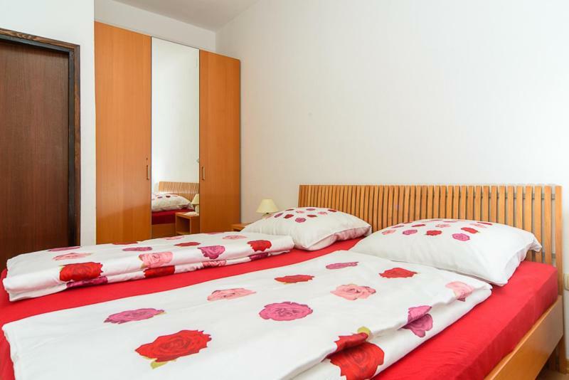 Esad Apartman Kornic