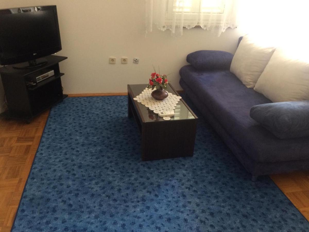 Esad Apartman *